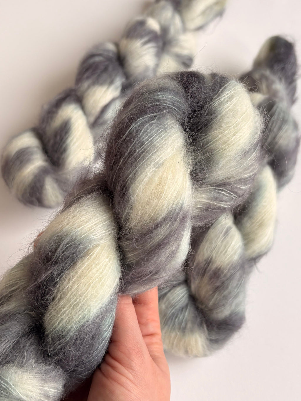 Suri Breeze - Moonlit Ash